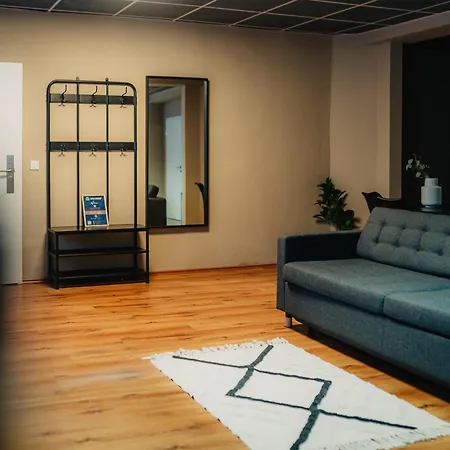 Luga Homes - Zoo Apartment *